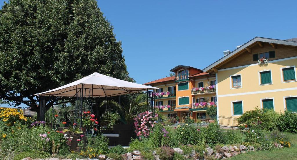 Ferienhotel Herzog Neumarkt am Wallersee Exterior foto